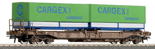Standard Well Flat car with 2 Flatbeds<br /><a href='images/pictures/Roco/47122.jpg' target='_blank'>Full size image</a>